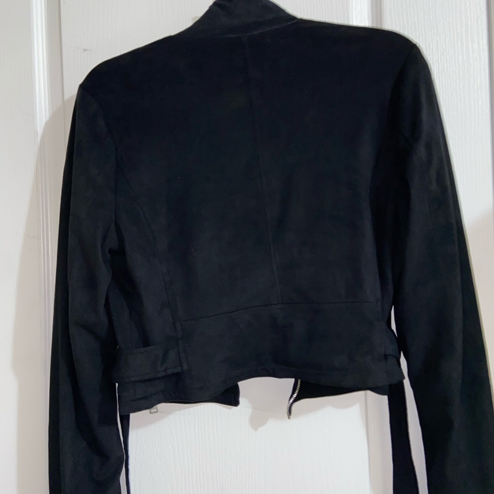 black jacket - Picture 3 of 3